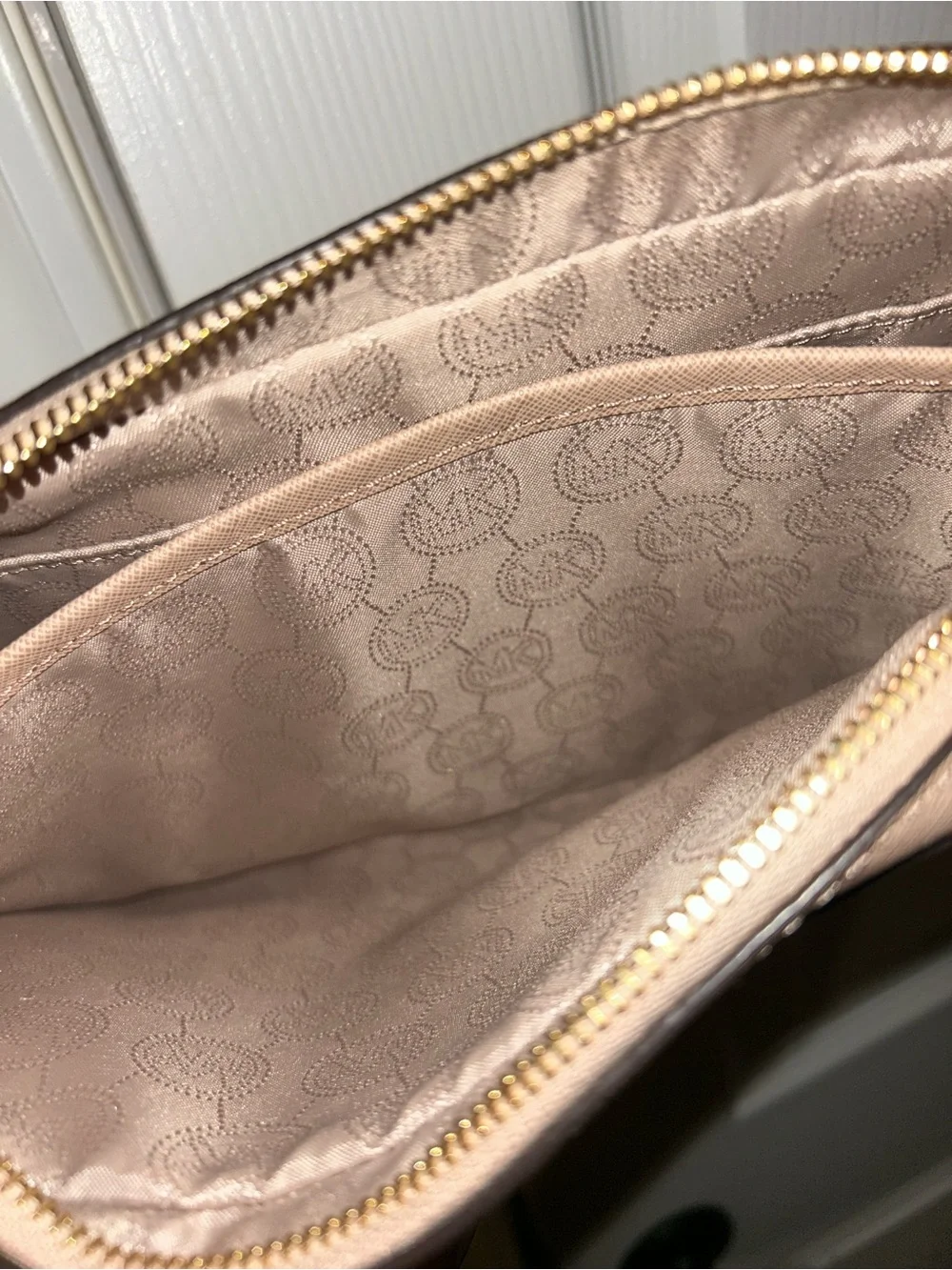 Michael Kors compact tan